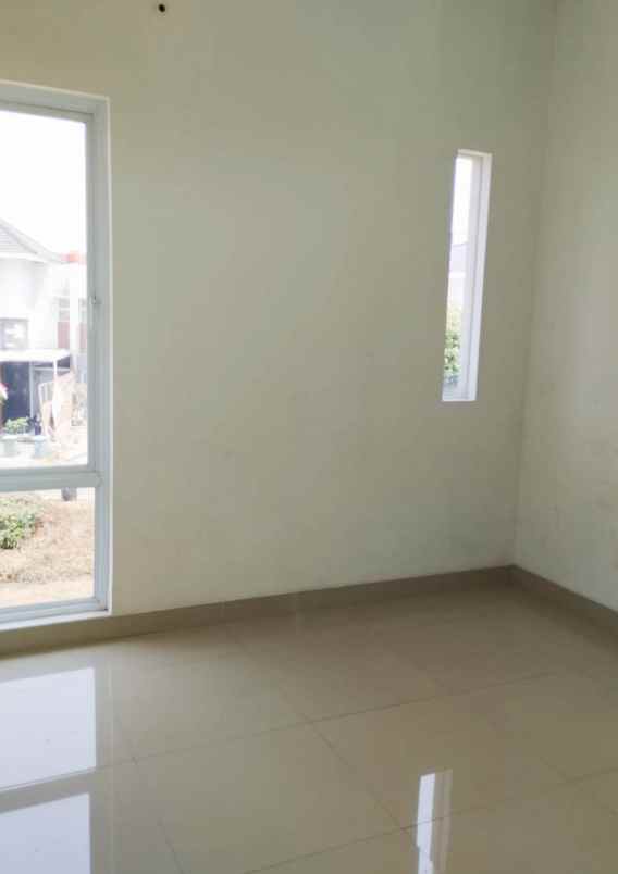 dijual rumah cluster victoria metland