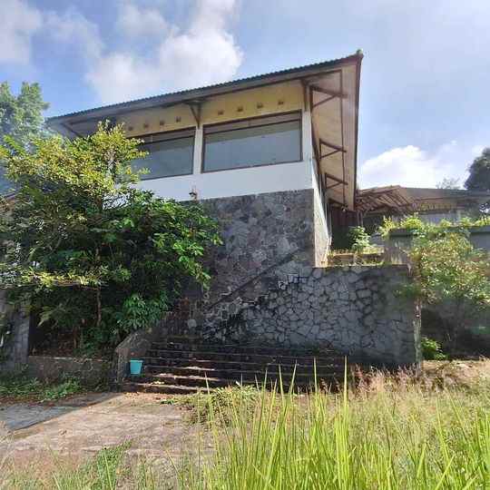 dijual rumah dago