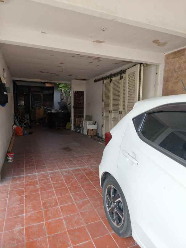 dijual rumah darmo harapan