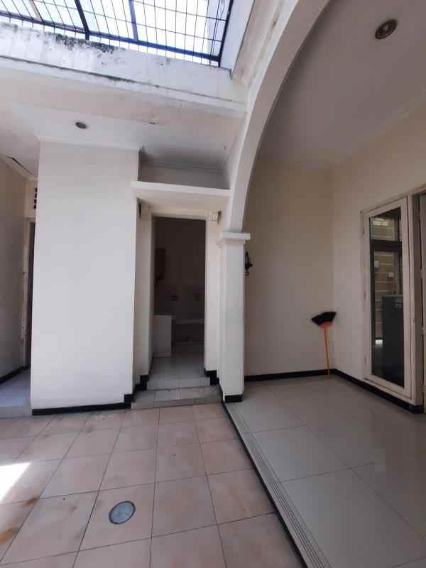 dijual rumah dharmahusada