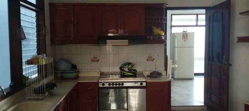 dijual rumah dharmahusada