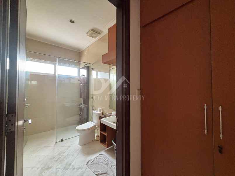 dijual rumah di alam sutera tangerang selatan