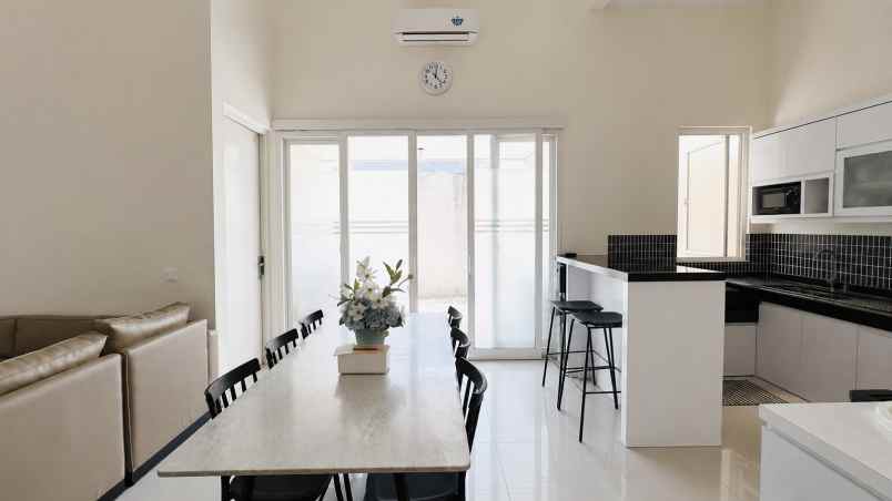 dijual rumah di graha padma krapyak semarang