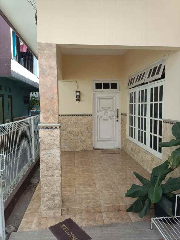 dijual rumah di jagiran gg 1 no 45 tambaksari