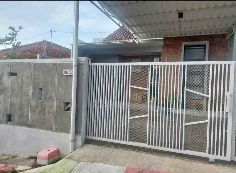 dijual rumah di karanganyar gunung semarang