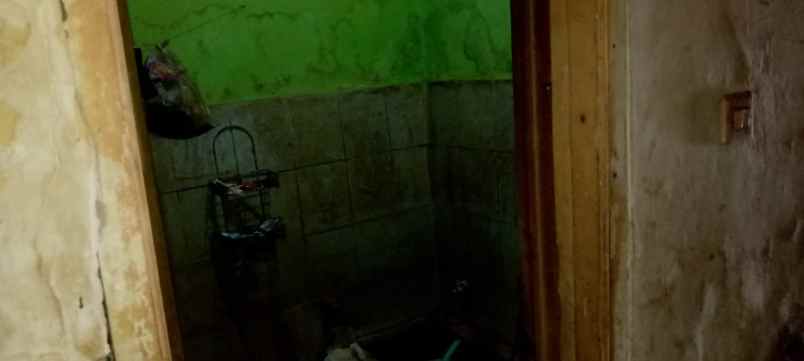 dijual rumah di lingkungan perumahan