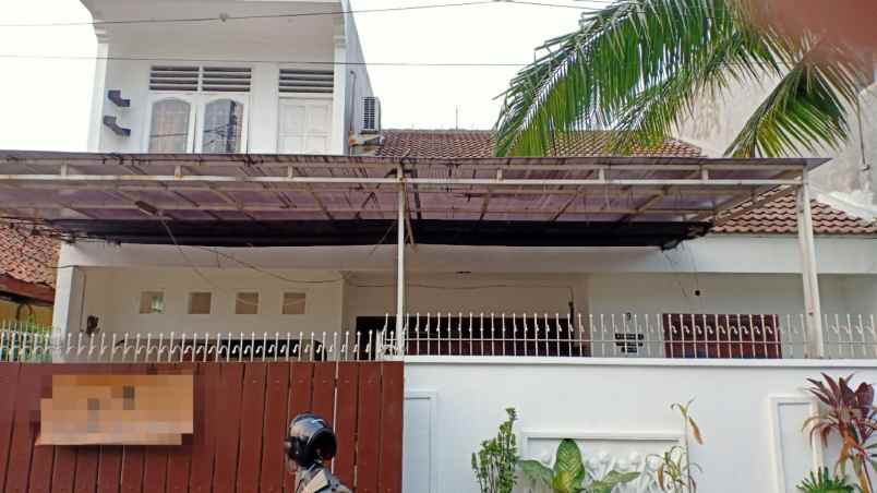 dijual rumah duren sawit