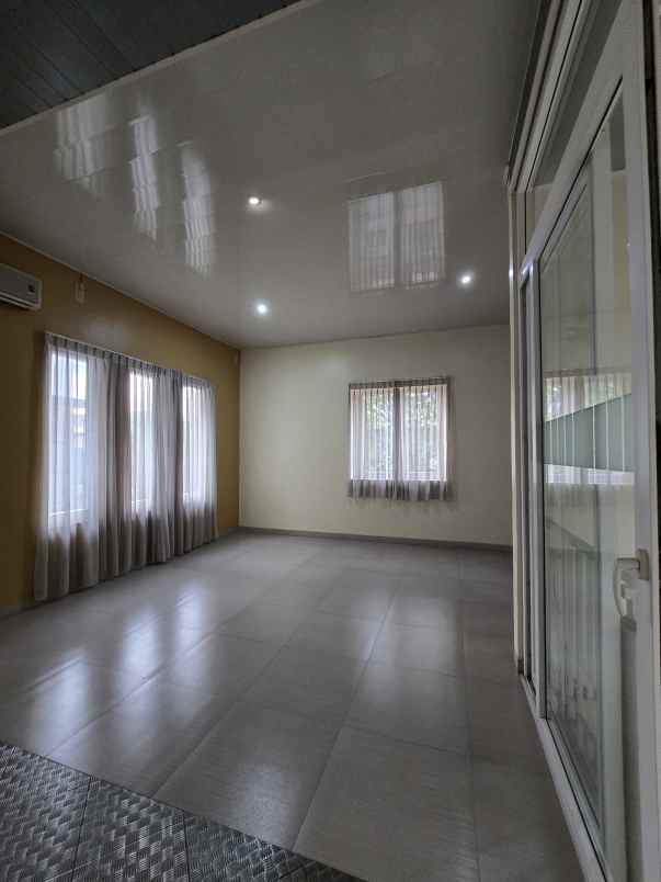 dijual rumah duren sawit