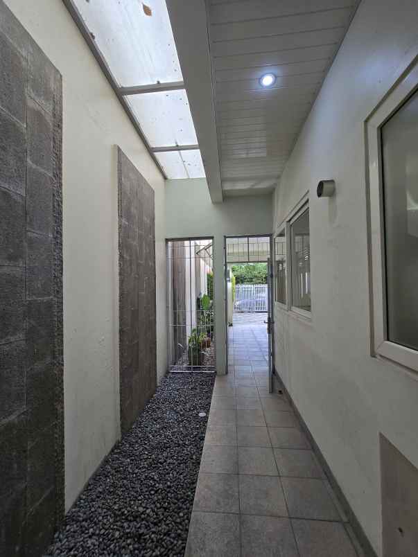 dijual rumah duren sawit