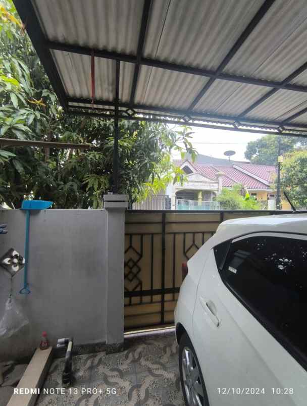 dijual rumah duta graha duta harapan