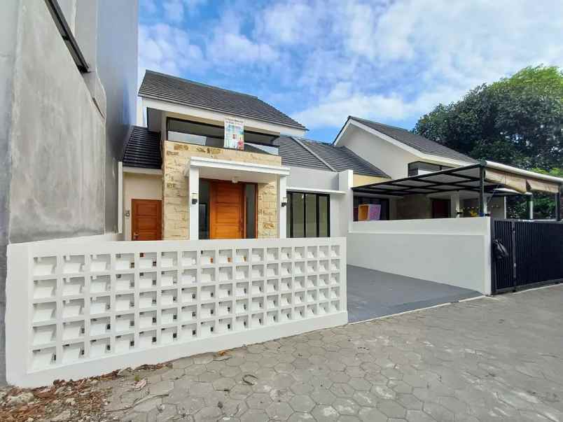 dijual rumah exclusive modern di ngaglik sleman