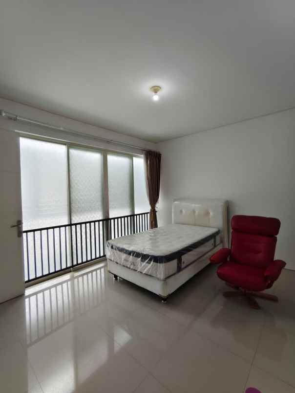 dijual rumah forest mansion