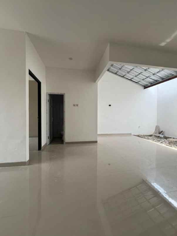 dijual rumah fortuna mahkota belakang