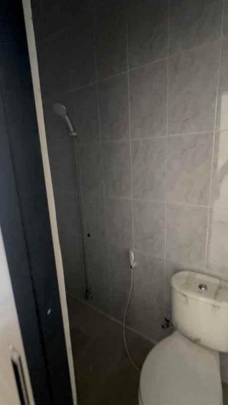 dijual rumah fortuna mahkota belakang