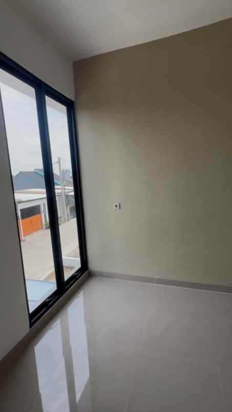 dijual rumah fortuna mahkota belakang