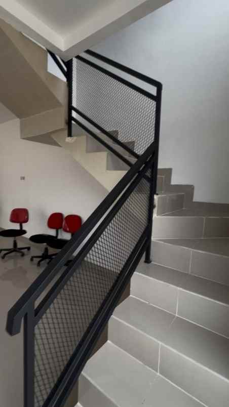 dijual rumah fortuna mahkota belakang