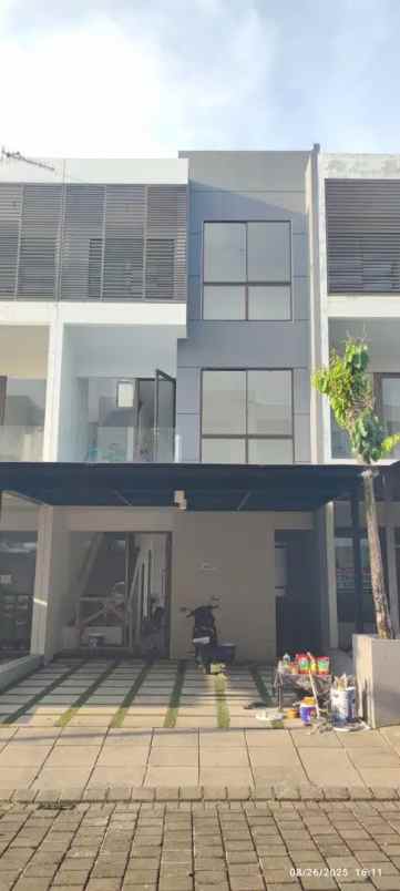dijual rumah graha natura