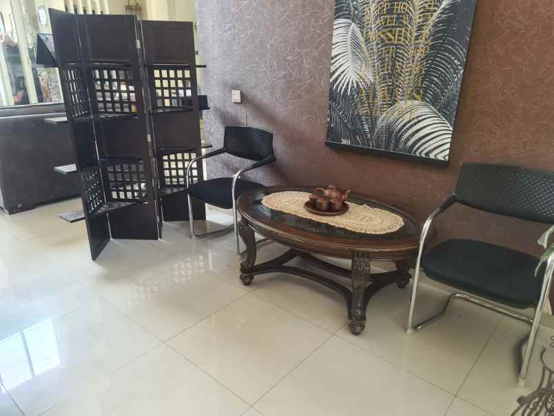 dijual rumah graha padma