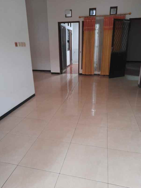 dijual rumah graha sampurna indah wiyung