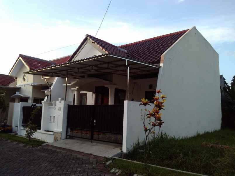 dijual rumah graha sampurna indah wiyung