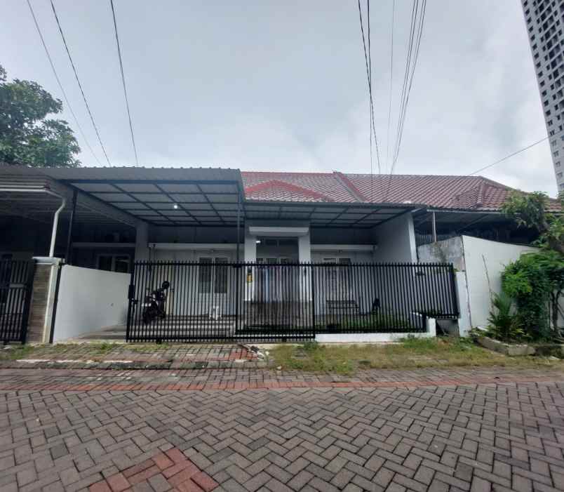 dijual rumah graha santoso