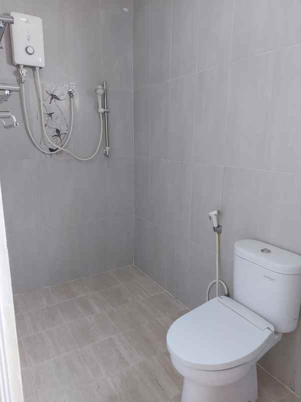 dijual rumah grand wisata cibubur