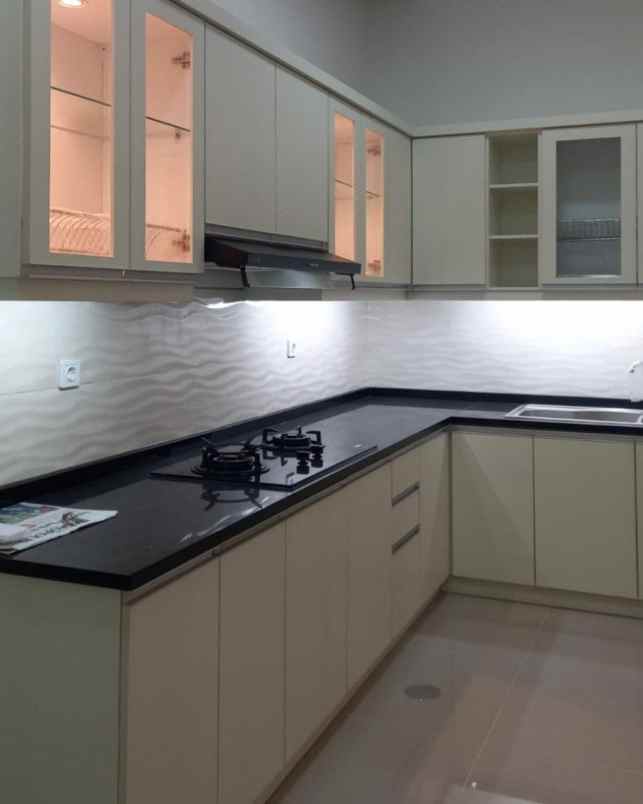 dijual rumah griya asri pakuwon city