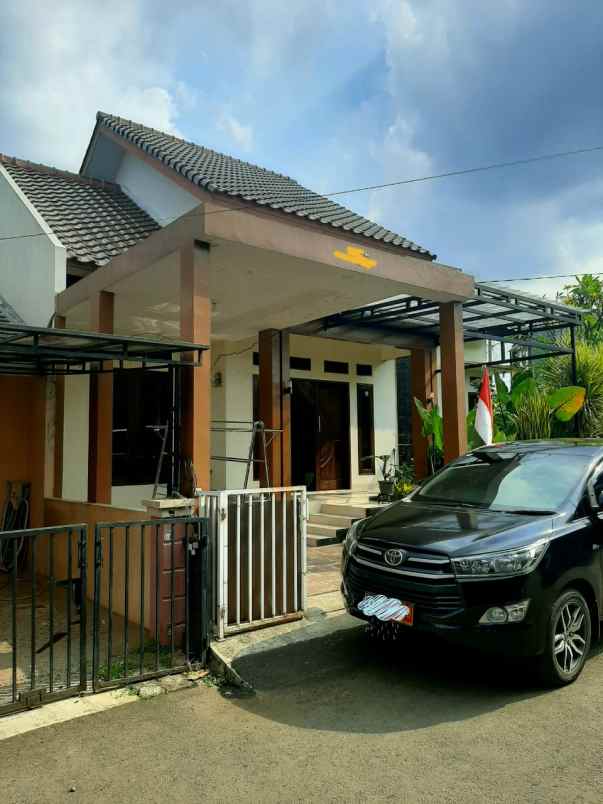 dijual rumah griya bintaro estate