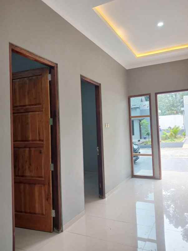 dijual rumah gunung pati