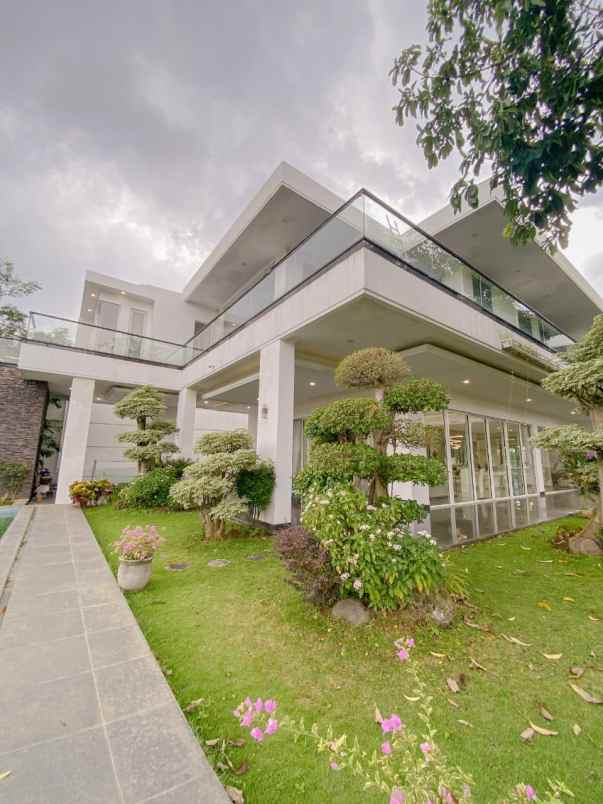 dijual rumah imperial golf pakuwon indah