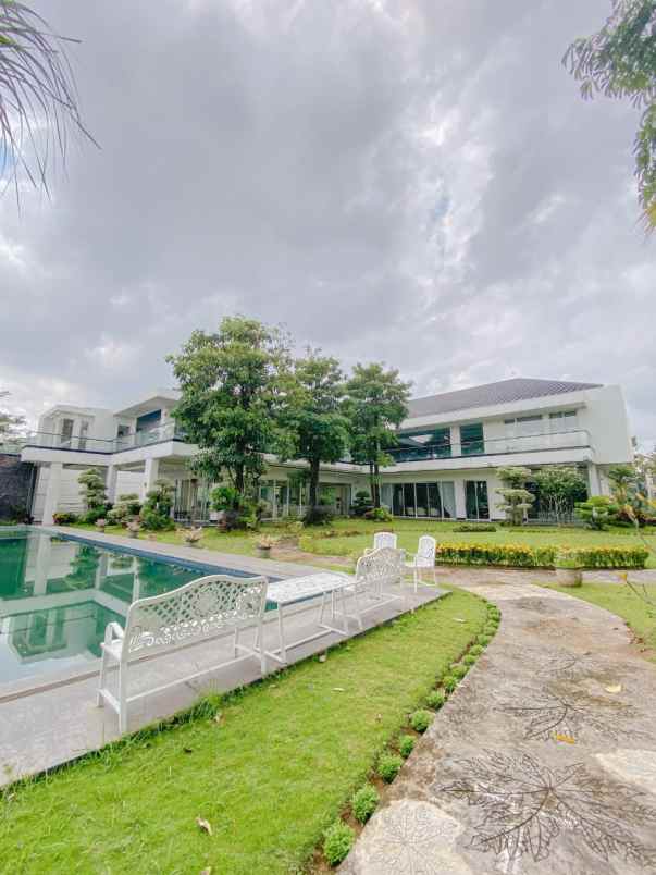 dijual rumah imperial golf pakuwon indah