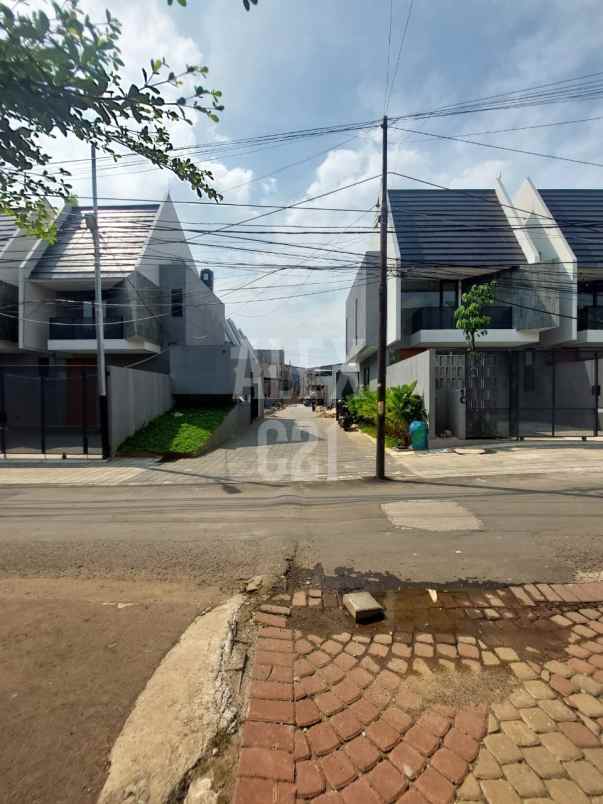 dijual rumah jagakarsa