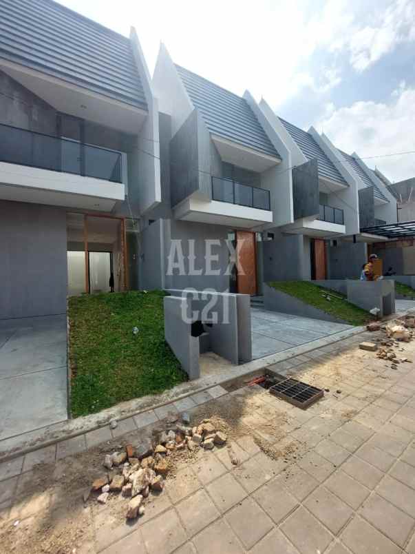 dijual rumah jagakarsa