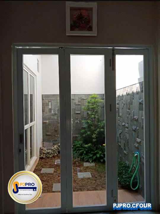 dijual rumah jakarta garden city