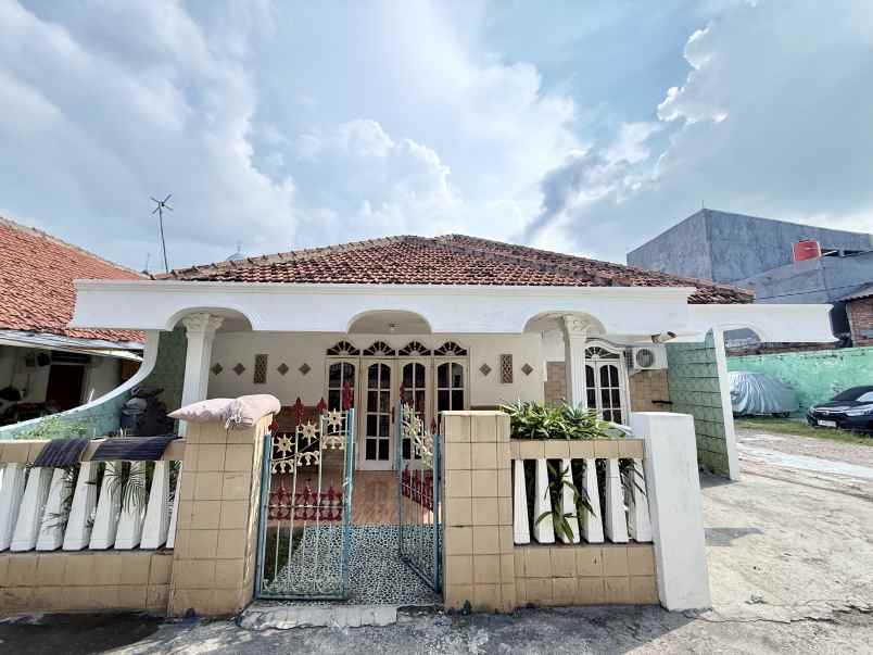 dijual rumah jalan anyer menteng