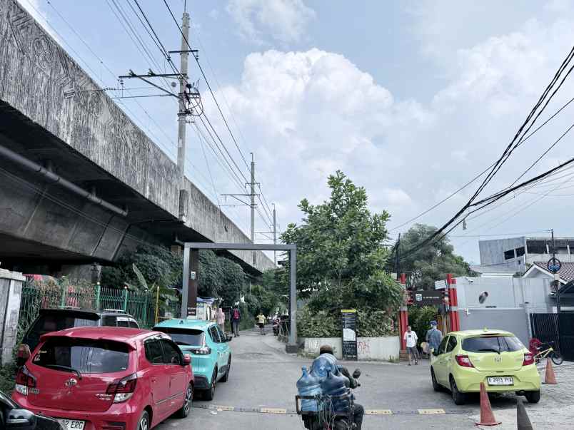 dijual rumah jalan anyer menteng