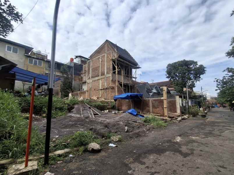 dijual rumah jalan bsj raya