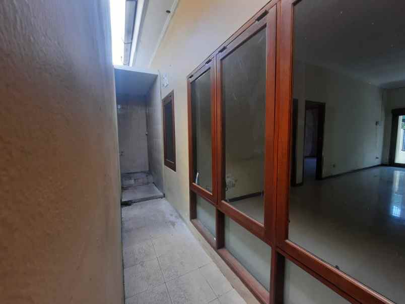 dijual rumah jalan buana raya