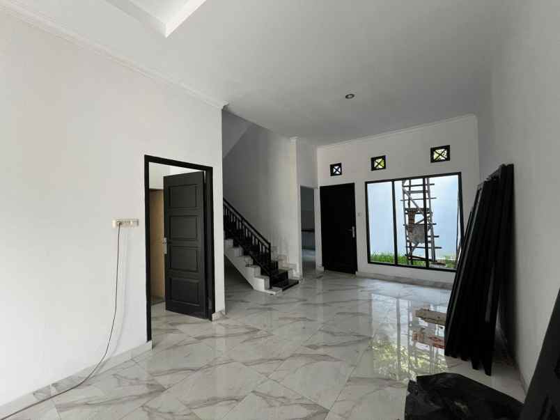 dijual rumah jalan cemara kipas