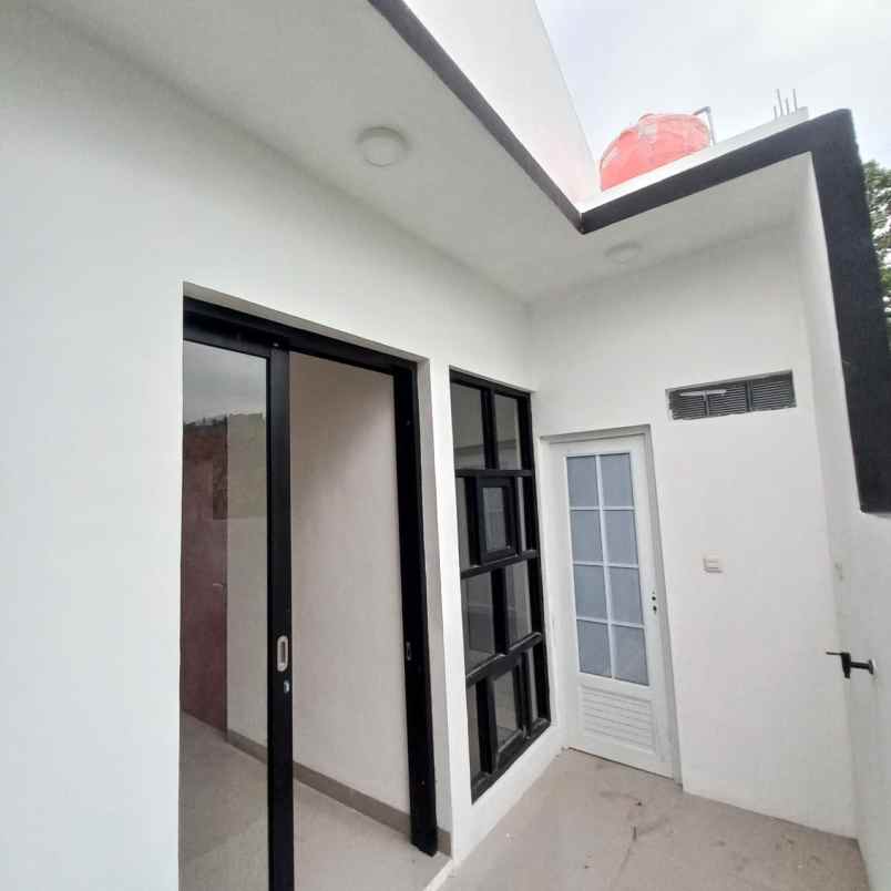 dijual rumah jalan jatihandap atas