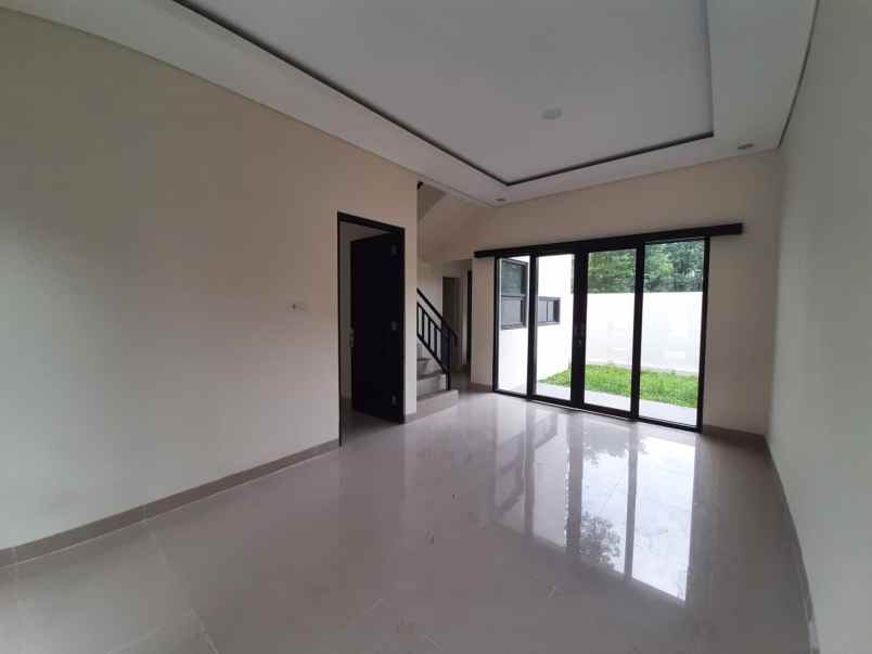 dijual rumah jalan kaliurang km 12