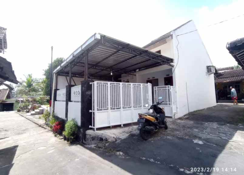 dijual rumah jalan kaliurang km 13