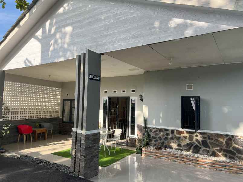 dijual rumah jalan karya sosial komplek