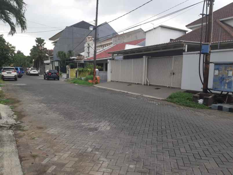 dijual rumah jalan komplek perumahan