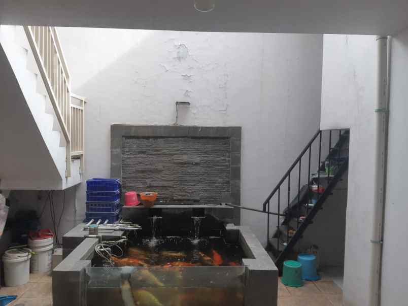 dijual rumah jalan komplek perumahan