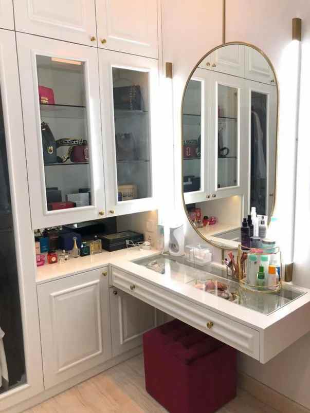 dijual rumah jalan lavisa wanakerta