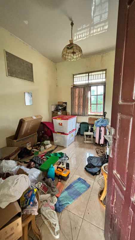 dijual rumah jalan merapi ujung