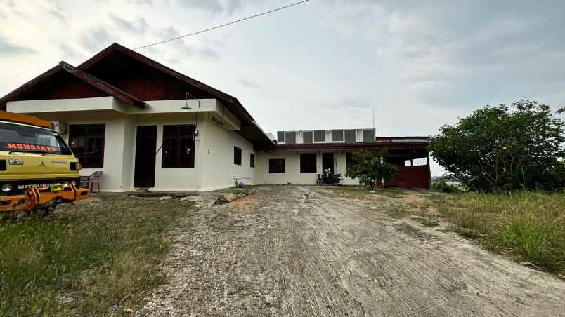 dijual rumah jalan merapi ujung