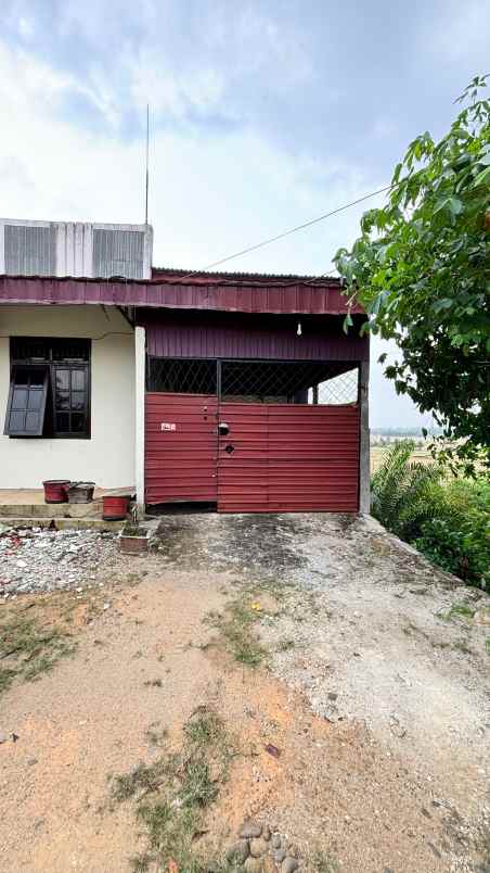 dijual rumah jalan merapi ujung