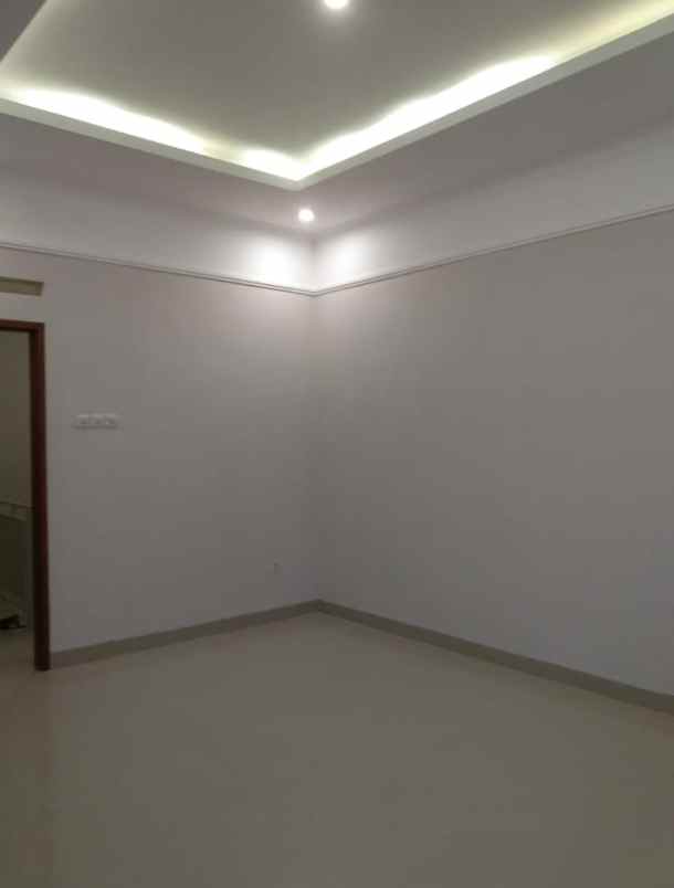 dijual rumah jalan pemuda